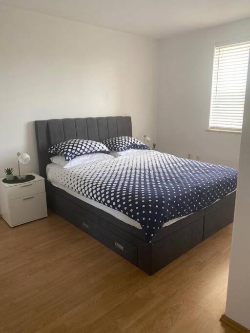 Lovely 3 Bedroom Apartment In Quiet Area W/ Pool بولا المظهر الخارجي الصورة