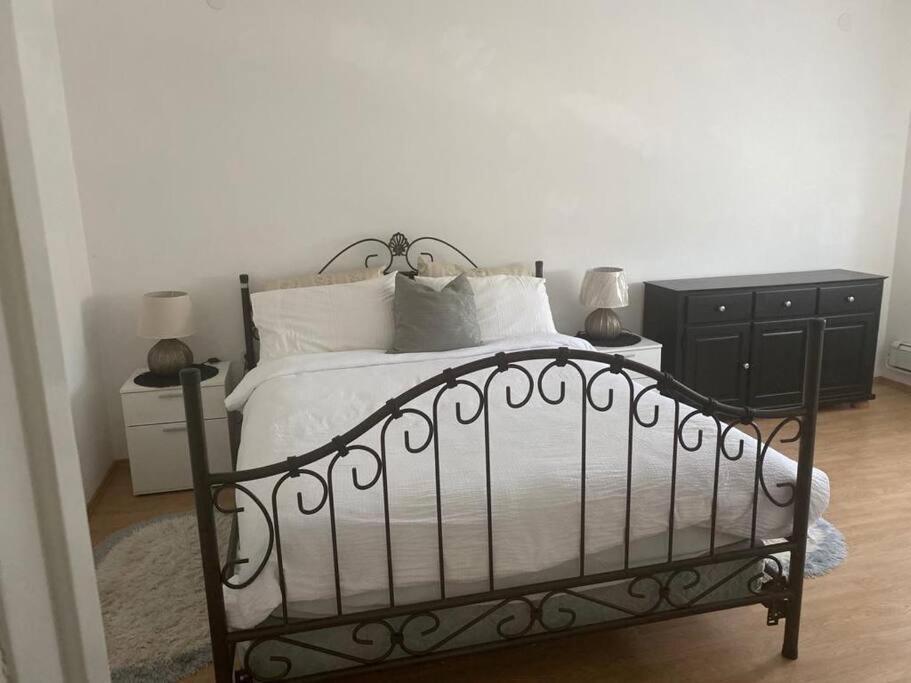 Lovely 3 Bedroom Apartment In Quiet Area W/ Pool بولا المظهر الخارجي الصورة