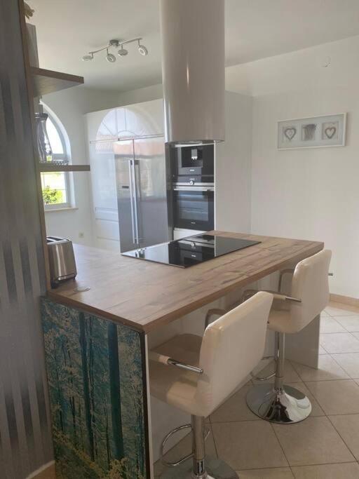 Lovely 3 Bedroom Apartment In Quiet Area W/ Pool بولا المظهر الخارجي الصورة